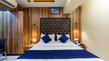 Soundproofing, free WiFi, bed sheets