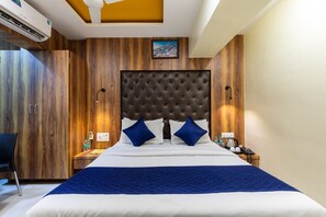 Superior Room | Soundproofing, free WiFi, bed sheets