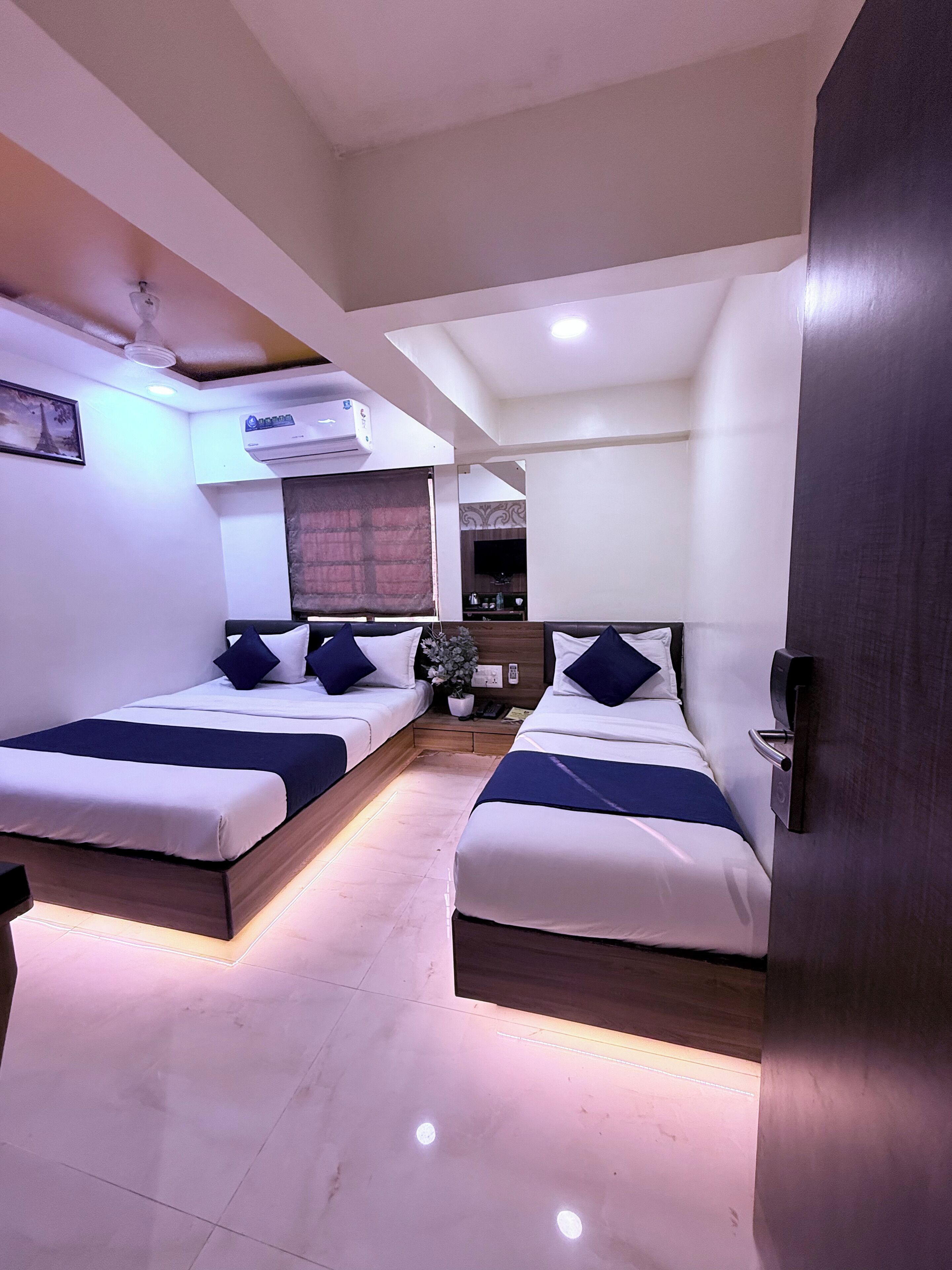 Foto - Hotel Ashyana - Near To Grant Road Station Mumbai