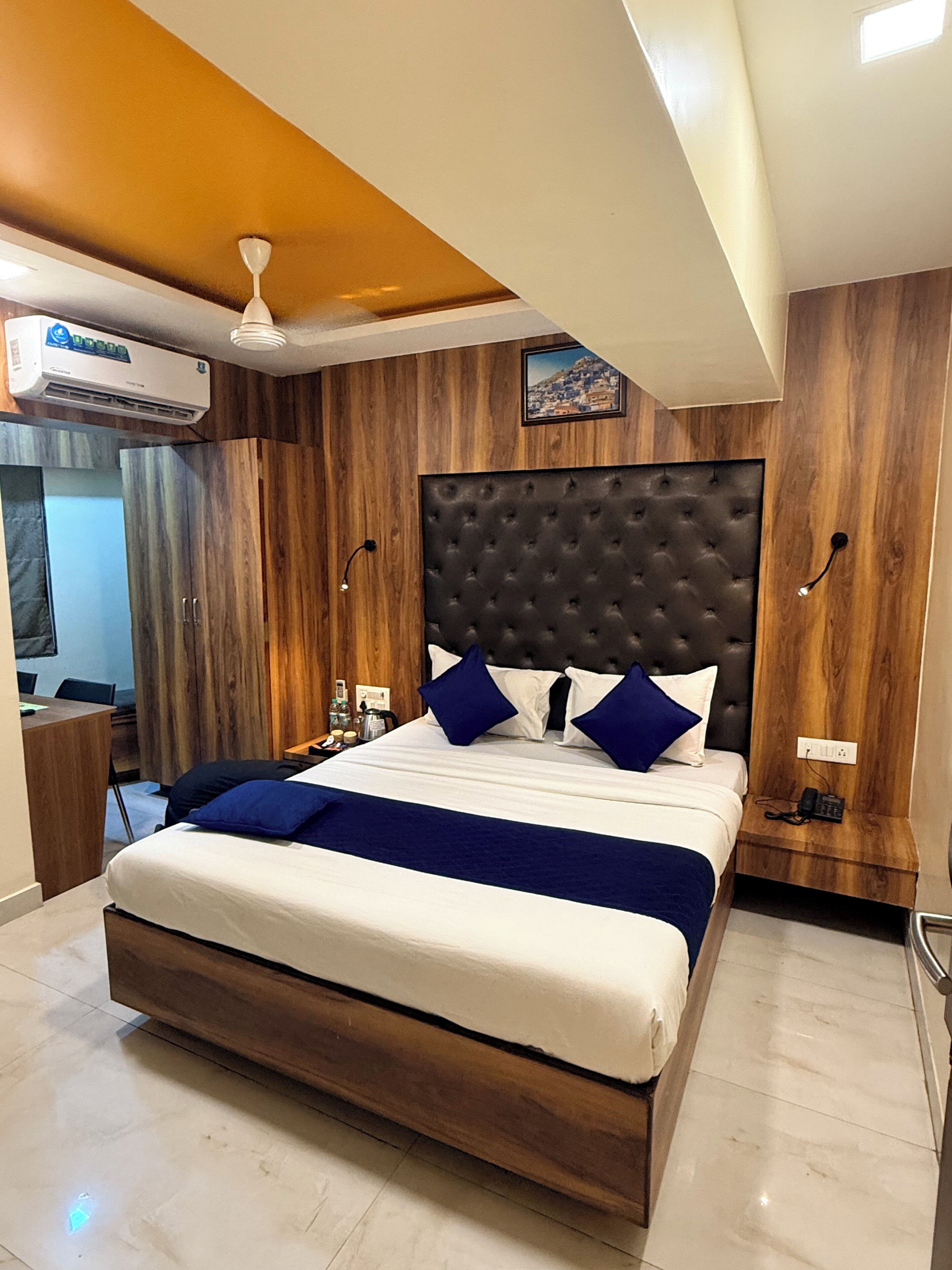 隔音、免费 WiFi、床单