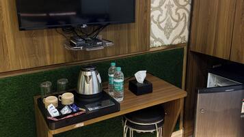 Soundproofing, free WiFi, bed sheets