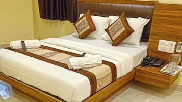 Soundproofing, free WiFi, bed sheets