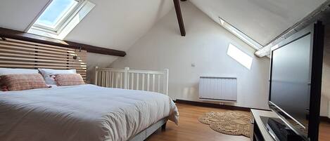 2 bedrooms, WiFi, bed sheets