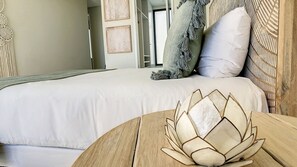 3 quartos, ferros/tábuas de passar roupa, berço de viagem