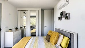 5 bedrooms, iron/ironing board, travel crib, free WiFi