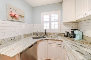 Fridge, microwave, oven, stovetop - SABTR 808-Beautiful, Updated 2 Bedroom/2 Bath Pet-Friendly Villa! (St. Augustine)