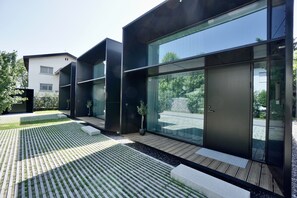 숙박 시설 입구