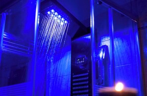 Interior - Surrounded by greenery, offers its guests a unique atmosphere. (Jonadi)