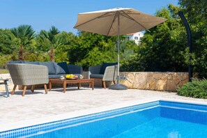 Pool - Holiday home quiet place with pool (Oštrobradić)