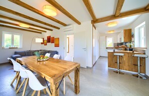 Dining - Holiday home quiet place with pool (Oštrobradić)