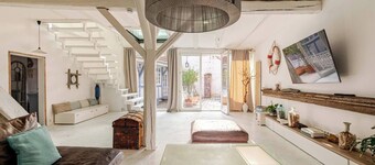 Dreamlike living on 370sqm, 2 bathrooms, terrace, parking lot, children's playroom