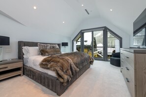 4 soveværelser, skrivebord, strygejern/strygebræt, gratis Wi-Fi