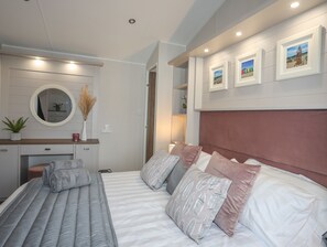 2 bedrooms, individually decorated, individually furnished, free WiFi