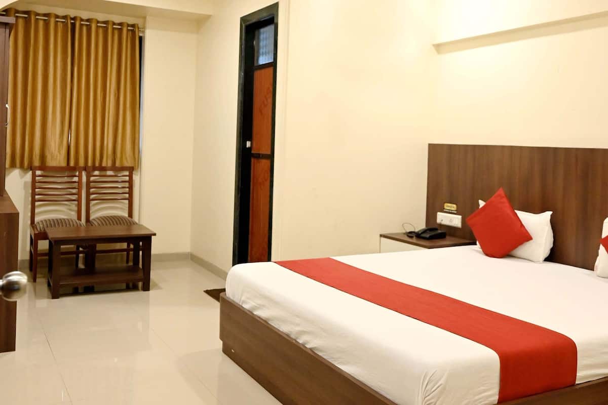 Meja kerja, tempat tidur lipat/tambahan, Wi-Fi gratis, dan seprai linen