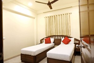 Desk, rollaway beds, free WiFi, bed sheets