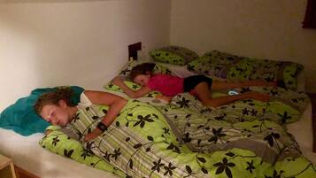 3 slaapkamers, reisbedje, gratis wifi, beddengoed