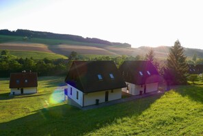Exterior - Vacation park on a south-facing slope, horses, swimming pool, restaurant and playground (Starkov)