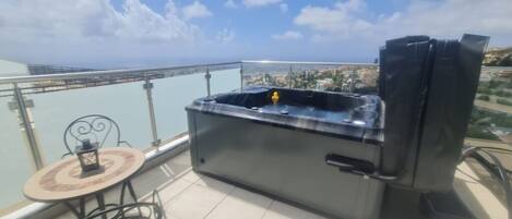 Bañera de hidromasaje exterior