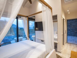 5 bedrooms, WiFi, bed sheets