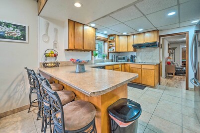 Caldwell House w/ Grill ~ 1 Mi to Downtown!