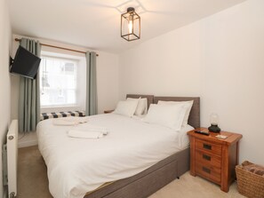 4 camere, con stile personalizzato, con arredamento individuale