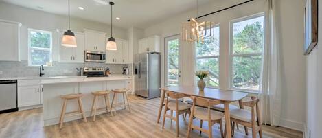 Fridge, microwave, stovetop, dishwasher