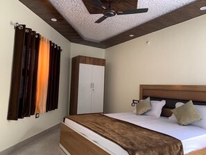 Classic Room - The Tapovan Residency (Haridwar)