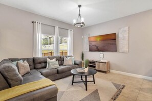 電視、書籍、 辦公室