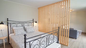 1 bedroom, iron/ironing board, free WiFi, bed sheets