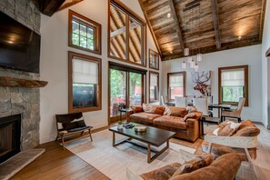 Televisión, chimenea