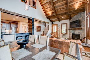 Dining - Storybook Cottage at Eagles Nest-hot tub-fireplace in Primary bedroom, Summer Concerts (Banner Elk)