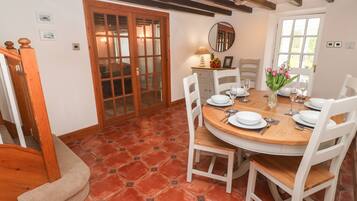 Dishwasher, cookware/dishes/utensils