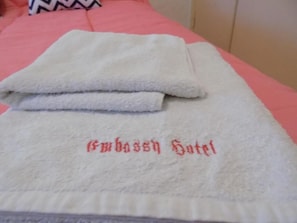 Wifi gratis y ropa de cama