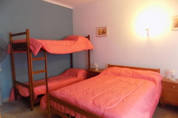 WiFi (free), bed sheets