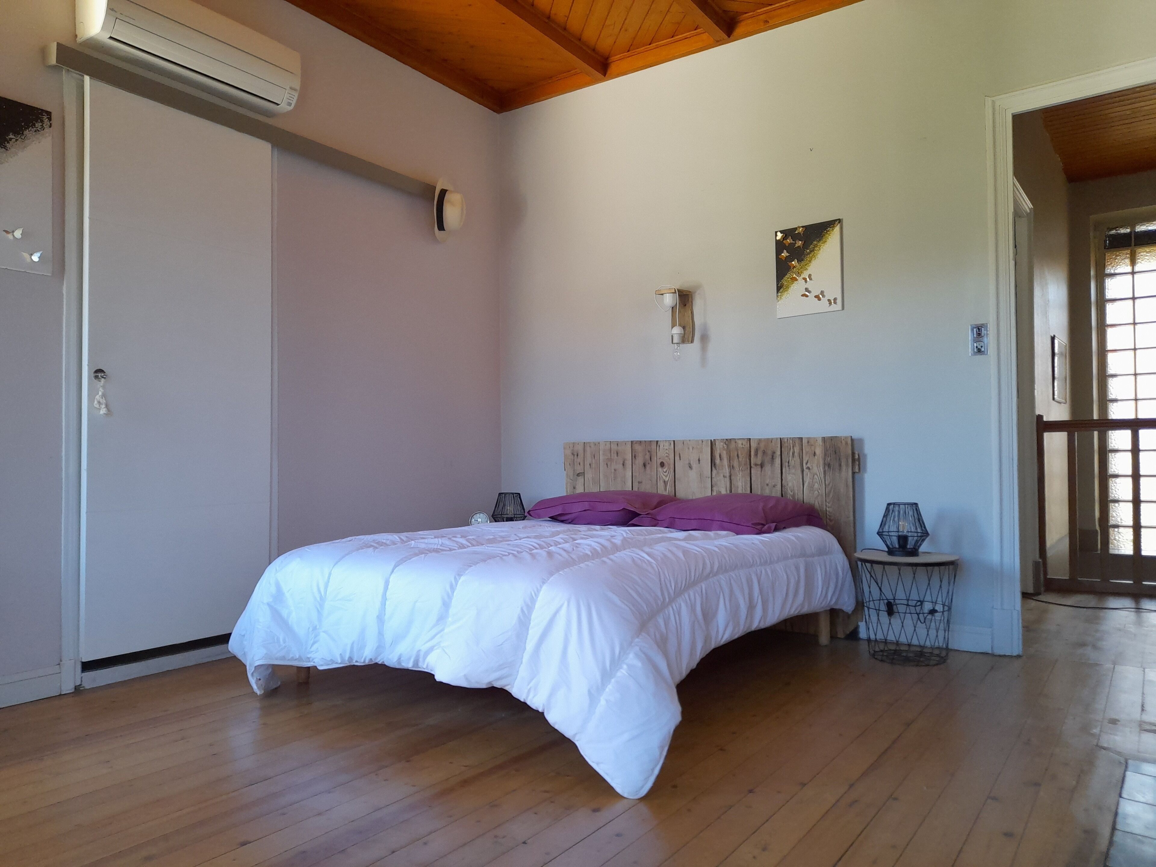 Desk, iron/ironing board, travel crib, WiFi