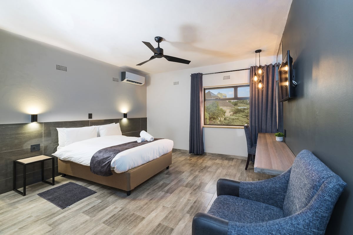 Superior Double Room | In-room safe, desk, iron/ironing board, free WiFi