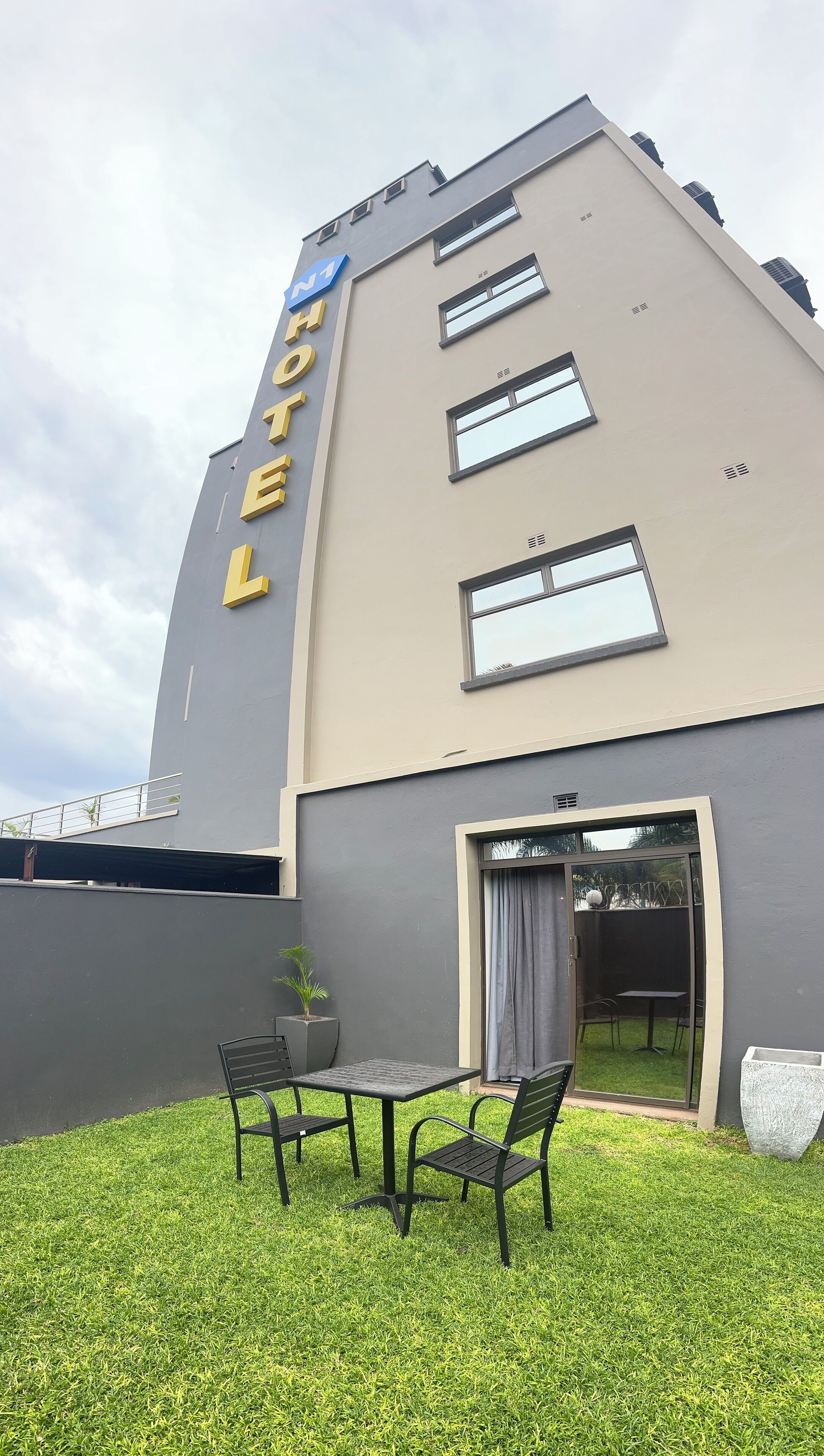 บริเวณภายนอก