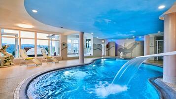 室內泳池、室外泳池