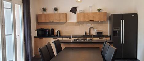 Fridge, microwave, oven, stovetop