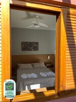 Habitación Confort | Minibar, escritorio, wifi gratis y ropa de cama