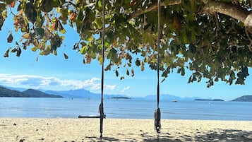 Gần bãi biển, 10 quán bar trên bãi biển