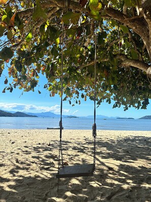 Beach nearby, 10 beach bars