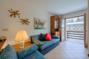 Family Apartment, 2 Bedrooms, 2 Bathrooms (Bramé La Fam 32 (few steps from) | Living room | 21-inch Smart TV with cable channels