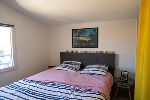 2 camere, una scrivania, ferro/asse da stiro, culla da viaggio