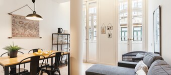 Galerias Cashmere Nightlife 102 by Feel Porto