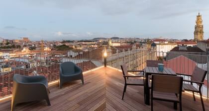 Galerias Cashmere Nightlife 102 by Feel Porto