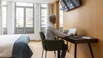 House | Desk, WiFi