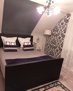 3 bedrooms, iron/ironing board, travel crib, free WiFi