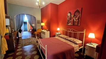 1 bedroom, desk, iron/ironing board, WiFi