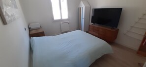 4 bedrooms, free WiFi, bed sheets - Beach villa between sea and hill, private pool, air conditioning, 4 bedrooms, quiet area (Roquebrune-sur-Argens)